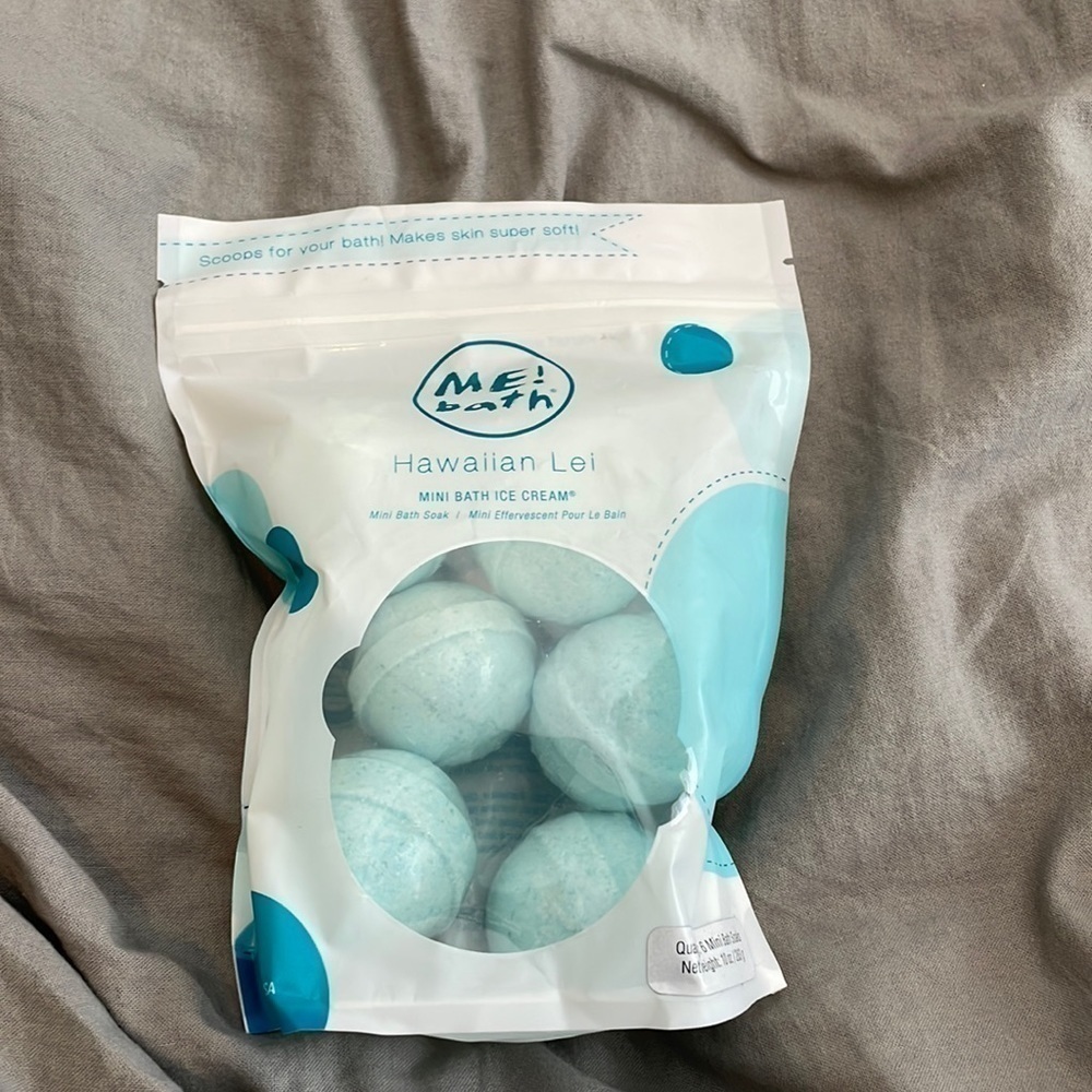 ME! Bath Handmade Mini Bath Bombs, Hawaiian Lei​​​​​​​​​​